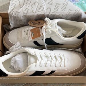 NWT Project Cloud Men's White & Black Retro Sneakers